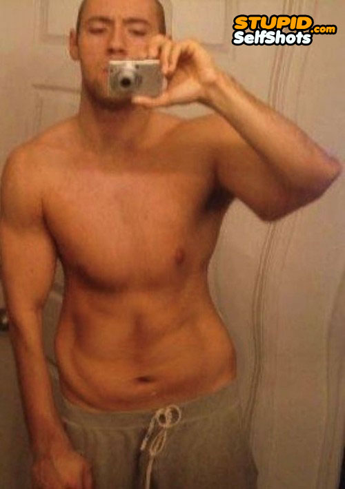 Photoshopping your muscles, self shot fail