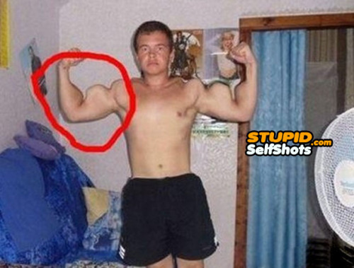 Ridiculous photoshopped muscles self shot fail