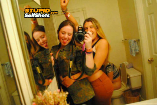 You poo, we'll pose for a self shot